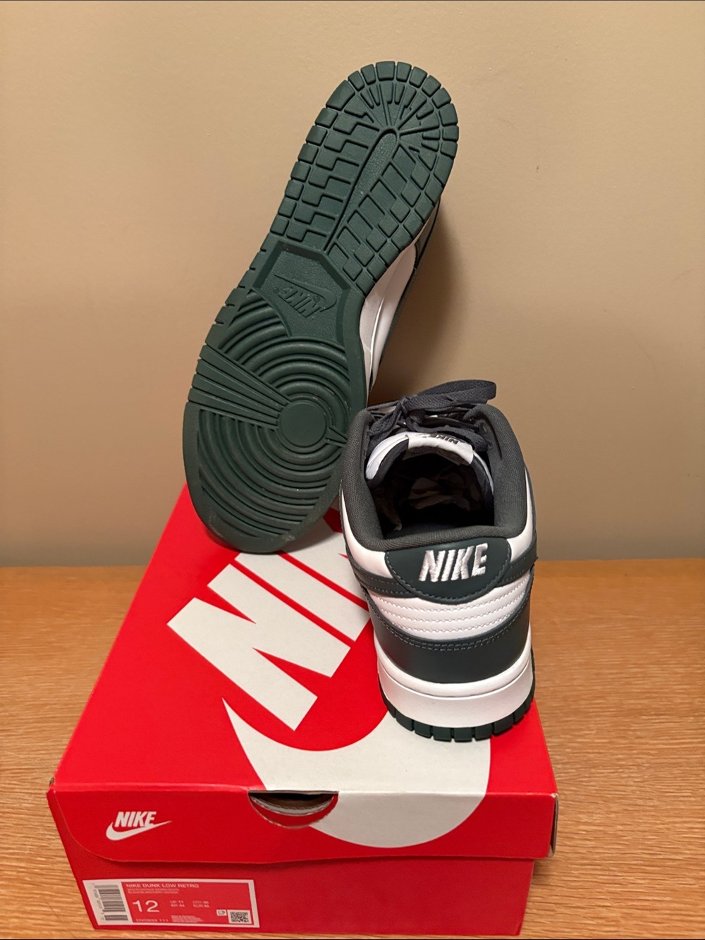 Nike dunk low retro men’s size 12 green - Picture 6 of 6